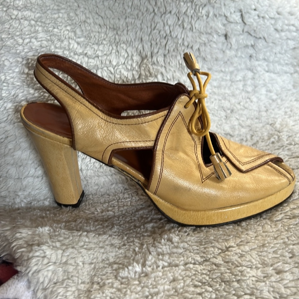 Remix vintage shoes classic tan heel